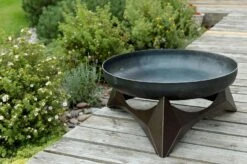 SvenskaV Design Feuerschale Arka L - Ø 45 Cm - Rohstahl Mit Pulverbeschichtetem Fuß