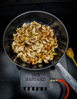 The Bastard Wok Phantom - Carbonstahl Ø 33 Cm