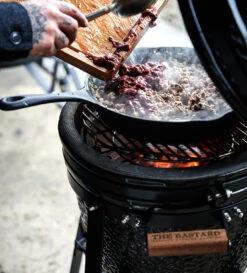 The Bastard Frypan / Gusseisenpanne Medium Ø 20 Cm