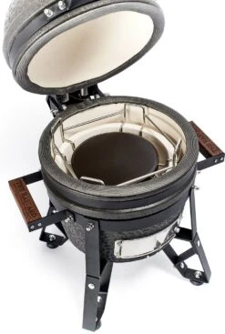 The Bastard Keramikgrill Urban Small - Schwarz Matt - Modell 2023 16 The Bastard Keramikgrill Urban Small - Schwarz Matt - Modell 2023 -Angebote Grillgarten Store Bastard Keramikgrill Urban Small Hitzeschild BU206