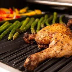 Broil King Baron 490 Black Gasgrill Inkl. Drehspieß - Modell 2023 - SMART Deal Inkl. Grillfürst Grill Control -Angebote Grillgarten Store Broil King Gasgrill 875282 BARON490 FOOD 01