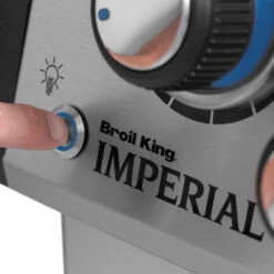 Broil King Imperial S590 PRO IR Gasgrill - Modell 2023 28 Broil King Imperial S590 PRO IR Gasgrill - Modell 2023 -Angebote Grillgarten Store Broil King Imperial S590 IR Knopf Beleuchtung