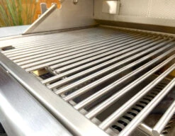 BULL 7 Burner Premium Gasgrill - Einbaugrill Mit Infrarot Mit Backburner, Seitenkocher Und Rotisserie 7 BULL 7 Burner Premium Gasgrill - Einbaugrill Mit Infrarot Mit Backburner, Seitenkocher Und Rotisserie -Angebote Grillgarten Store Bull 7 Brenner Premium Built In Grillrost Detail 18248CEBU