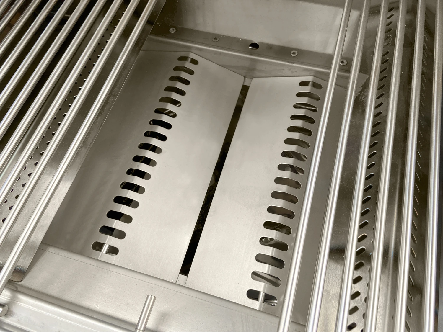 BULL 7 Burner Premium - Gasgrill Mit Infrarot Backburner, Seitenkochstelle Und Rotisserie 3 BULL 7 Burner Premium - Gasgrill Mit Infrarot Backburner, Seitenkochstelle Und Rotisserie – Bild 3