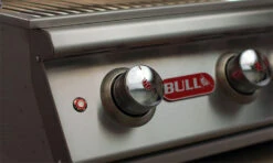 BULL Diablo - Gasgrill Mit Infrarot Backburner Und Rotisserie -Angebote Grillgarten Store Bull Diablo Standgeraet Bedienknoepfe 6248CEBU Stand
