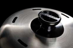 Cobb Grill Premier+ Gas Deluxe Gasgrill 30mbar - Modell 2023 12 Cobb Grill Premier+ Gas Deluxe Gasgrill 30mbar - Modell 2023 -Angebote Grillgarten Store Cobb Grill Premier Plus Gas Deluxe Deckel