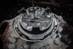 Grillfürst Dutch Oven Set BBQ Edition DO2 - X-DEAL Inkl. Tragetasche / Aufbewahrungstasche, Gusseisen Pflege Und Deckelheber -Angebote Grillgarten Store Dutch Oven 2 1