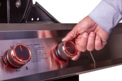 Grillfürst G750E 7-Brenner Doppelkammer - Gasgrill - Eintracht Frankfurt Edition - Edelstahlroste -Angebote Grillgarten Store Grill Beleuchtung rot Grillfuerst Gasgrill Drehregler 1