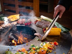 Grillfürst Feuerplatte - Feuerstelle Mit 6 Mm Edelstahl Grillplatte Mit Grillrost -Angebote Grillgarten Store Grillfuerst Feuerplatte Braten Grillen Gemuese Fleisch