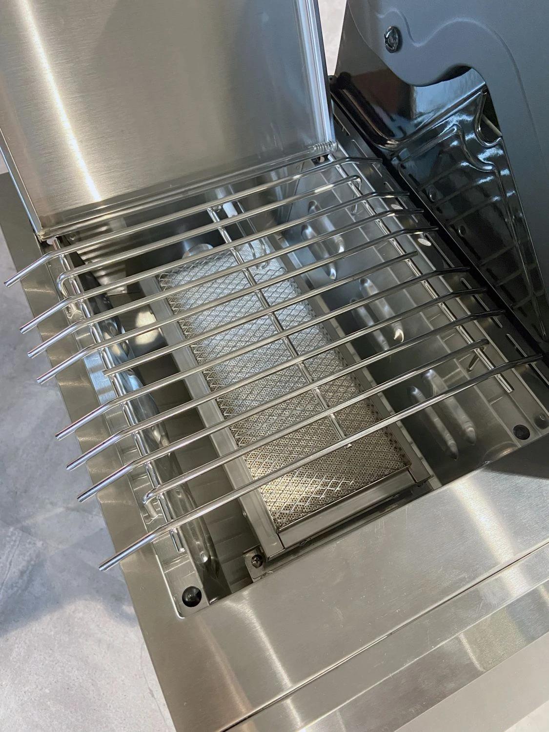 Grillfürst G521E 5-Brenner Edelstahl-Gasgrill Mit Hochtemperaturbrenner, Heckbrenner Und Edelstahl Rosten 6 Grillfürst G521E 5-Brenner Edelstahl-Gasgrill Mit Hochtemperaturbrenner, Heckbrenner Und Edelstahl Rosten – Bild 6