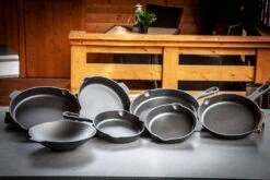 Grillfürst Gusseisen Wok Mit 2 Griffen Ø 30 Cm 13 Grillfürst Gusseisen Wok Mit 2 Griffen Ø 30 Cm -Angebote Grillgarten Store Grillfuerst Gusseisen Sortiment