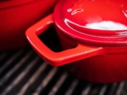 Grillfürst Dutch Oven Sternentöpfchen / Gusseisen Bräter - Emailliert - S - Rot -Angebote Grillgarten Store Grillfuerst Sternentoepfchen S rot Griff