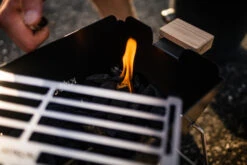 Knister Grill Original - Ausziehbarer Holzkohle Kompaktgrill -Angebote Grillgarten Store Knister Grill anzuenden