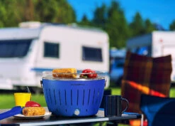 LotusGrill Classic - Holzkohle Tischgrill - Tiefblau Inkl. Tasche 7 LotusGrill Classic - Holzkohle Tischgrill - Tiefblau Inkl. Tasche -Angebote Grillgarten Store LotusGrill Ambiente Campingplatz