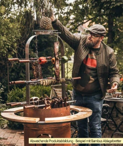 Moesta Bandit FirePlace 57 Cm Durchmesser - Inkl. Asado Grill Aufsatz Und Ablagebretter PaperPlank Schwarz -Angebote Grillgarten Store Moesta Bandit Asado Grill Aufsatz Mood02