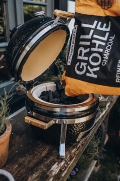 Monolith ICON Black Keramikgrill Tischgrill Inkl. Gestell -Angebote Grillgarten Store Monolith Icon Holzkohle befuellen