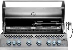 Napoleon 700-Series 44" BIG44 Edelstahl Einbaugrill Inkl. Drehspieß - Modell 2023 16 Napoleon 700-Series 44" BIG44 Edelstahl Einbaugrill Inkl. Drehspieß - Modell 2023 -Angebote Grillgarten Store Napoleon Einbaugrill BIG44 Rotisserie rechts