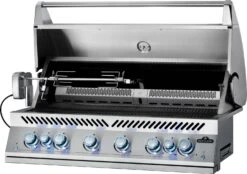 Napoleon 700-Series 44" BIG44 Edelstahl Einbaugrill Inkl. Drehspieß - Modell 2023 20 Napoleon 700-Series 44" BIG44 Edelstahl Einbaugrill Inkl. Drehspieß - Modell 2023 -Angebote Grillgarten Store Napoleon Einbaugrill BIG44RB Rotisserie links