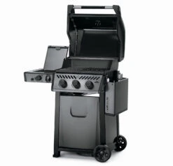 Napoleon Freestyle 365 Gasgrill, Graphit - Mit Sizzle Zone - Modell 2023 - X-DEAL Inkl. Abdeckhaube Und Gussplatte -Angebote Grillgarten Store Napoleon Freestyle 365 Side Sizzle Zone offen 1
