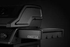 Napoleon Phantom Freestyle 425 Gasgrill, Mattschwarz - Mit Sizzle Zone Und Tür - Modell 2023 -Angebote Grillgarten Store Napoleon Phantom Freestyle F425DSIBPK PHM Detail Side Shelves