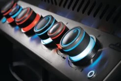 Napoleon Prestige 500 Gasgrill, Schwarz - Mit Safety Glow - X-DEAL Inkl. Grillthermometer, Schneidebrett Und Windschild Für SIZZLE ZONE 25 Napoleon Prestige 500 Gasgrill, Schwarz - Mit Safety Glow - X-DEAL Inkl. Grillthermometer, Schneidebrett Und Windschild Für SIZZLE ZONE -Angebote Grillgarten Store Napoleon Prestige 500 Safety Glow Drehreglerbeleuchtung 2