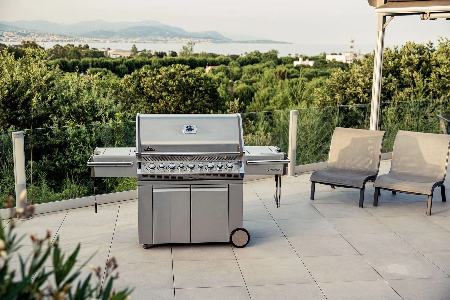 Napoleon Prestige Pro 665-3 Edelstahl Gasgrill Inkl. Drehspieß - X-DEAL Inkl. Napoleon TravelQ PRO285 Kompakt Gasgrill 4 Napoleon Prestige Pro 665-3 Edelstahl Gasgrill Inkl. Drehspieß - X-DEAL Inkl. Napoleon TravelQ PRO285 Kompakt Gasgrill – Bild 4