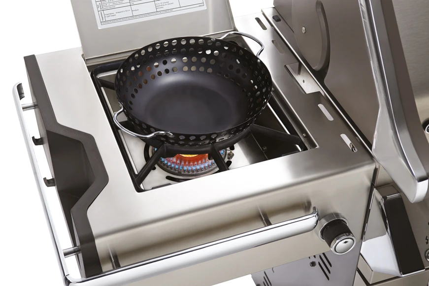 Napoleon Prestige Pro 825-3 Edelstahl Gasgrill Inkl. Drehspieß Und Bodenbeleuchtung + Gratis Napoleon TravelQ PRO285 Kompakt Gasgrill 12 Napoleon Prestige Pro 825-3 Edelstahl Gasgrill Inkl. Drehspieß Und Bodenbeleuchtung + Gratis Napoleon TravelQ PRO285 Kompakt Gasgrill – Bild 12