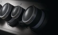 Napoleon Rogue SE 425 Gasgrill, Schwarz Mit Gussrosten - Hero Modell 2023 Inkl. Drehspieß - SMART Deal Inkl. Grillfürst Grill Control 24 Napoleon Rogue SE 425 Gasgrill, Schwarz Mit Gussrosten - Hero Modell 2023 Inkl. Drehspieß - SMART Deal Inkl. Grillfürst Grill Control -Angebote Grillgarten Store Napoleon Rogue SE Drehknoepfe 4