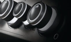 Napoleon Rogue SE 625 Gasgrill, Schwarz Mit Gussrosten, Sizzle Zone Und Heckbrenner - Modell 2023 -Angebote Grillgarten Store Napoleon Rogue SE Drehknoepfe beleuchtet 2