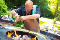 OFYR Feuerplatte Island Corten 85 Keramik Dunkelgrau