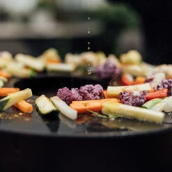 OFYR Tischgrill Tabl'O Mit Gusseisen Grillplatte -Angebote Grillgarten Store Ofyr Tablo Tischgrill Gemuese Roesten