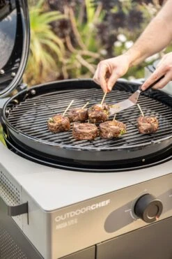 Outdoorchef Gas Kugelgrill Arosa 570 G Evo Grey Steel 14 Outdoorchef Gas Kugelgrill Arosa 570 G Evo Grey Steel -Angebote Grillgarten Store Outdoorchef Arosa 570 G Evo Grey Steel indirekt Grillen