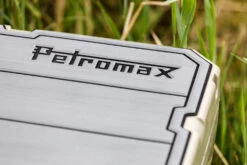 Petromax Haft-Auflage Für Kühlbox Kx25 Grau Mit Linien 7 Petromax Haft-Auflage Für Kühlbox Kx25 Grau Mit Linien -Angebote Grillgarten Store Petromax Haftauflage Kuehlbox grau Linien Detail 1