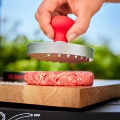 Rösle Burgerpresse Ø11 Cm - FC Bayern Edition -Angebote Grillgarten Store Roesle Burgerpresse FC Bayern Anwendung