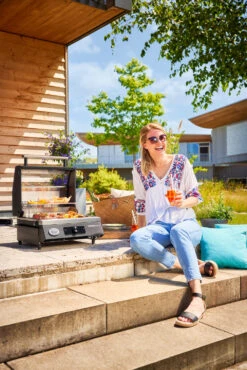 Rösle Elektrogrill Videro E2-P Campinggrill 15 Rösle Elektrogrill Videro E2-P Campinggrill -Angebote Grillgarten Store Roesle Elektrogrill Videro E2 P Lifestyle