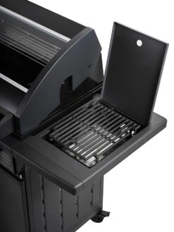Rösle Gasgrill Magnum PRO G3 - X-DEAL Inkl. Abdeckhaube Und Gusseisen Grillplatte - Modell 2023 -Angebote Grillgarten Store Roesle Gagsrill Magnum Pro Prime Zone offen2 1