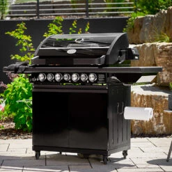 Rösle Gasgrill Magnum PRO G4-S Inkl. Abdeckhaube - Modell 2023 -Angebote Grillgarten Store Roesle Magnum PRO G4 S Lifestyle