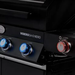 Rösle Gasgrill Videro G4-S Vario+ Nero Matt-schwarz - Modell 2023 -Angebote Grillgarten Store Roesle Videro G4 S Vario NERO matt schwarz beleuchtet 1