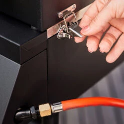 Rösle Gasgrill Videro Pro G2-P Campinggrill 12 Rösle Gasgrill Videro Pro G2-P Campinggrill -Angebote Grillgarten Store Rosle Gasgrill Videro PRO G2 P Verschluss