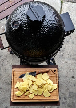 The Bastard Keramikgrill Classic Large - Complete - Schwarz Glänzend - Modell 2023 -Angebote Grillgarten Store The Bastard Classic Large Keramikgrill Seitentische