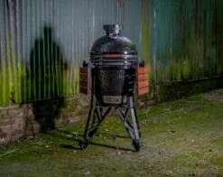 The Bastard Keramikgrill Classic Medium - Complete - Schwarz Glänzend - Modell 2023 -Angebote Grillgarten Store The Bastard Classic Medium Complete Kamadogrill