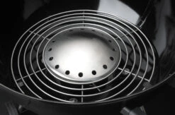 Napoleon Holzkohlegrill Kugelgrill Ø 57cm Im Rollwagen Mit Gussrost Und Deckelscharnier PRO22K-Cart-2 -Angebote Grillgarten Store napoleon hitzedeflektor PRO22K CART 2