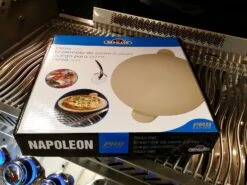 Napoleon PRO Pizzastein 38 Cm Mit Schneideroller -Angebote Grillgarten Store napoleon pro pizzaset pizzastein pizzaschneide
