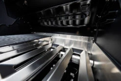 Outdoorchef Dualchef 425 G BZ Gasgrill Mit Blazing Zone Infrarotbrenner + DGS Gusseisen Grillrost 2 Stk.+ DGS Gemüse Grillrost 2 Stk. -Angebote Grillgarten Store outdoorchef dualchef 425 g flammenschutzbleche 18 700 16