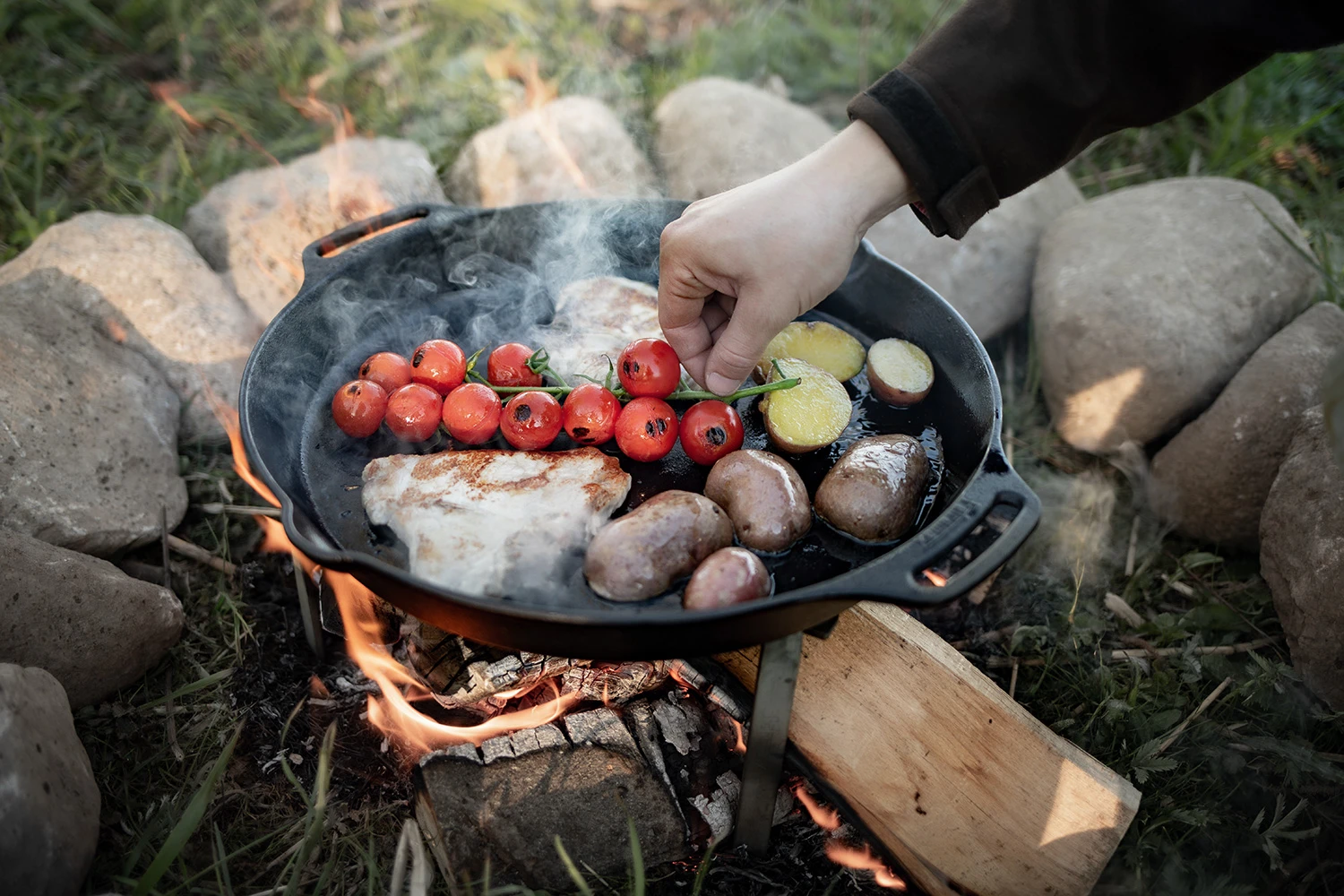 Petromax Feuerpfanne Gusseisen Fp40h-t Mit Zwei Henkeln 2 Petromax Feuerpfanne Gusseisen Fp40h-t Mit Zwei Henkeln – Bild 2