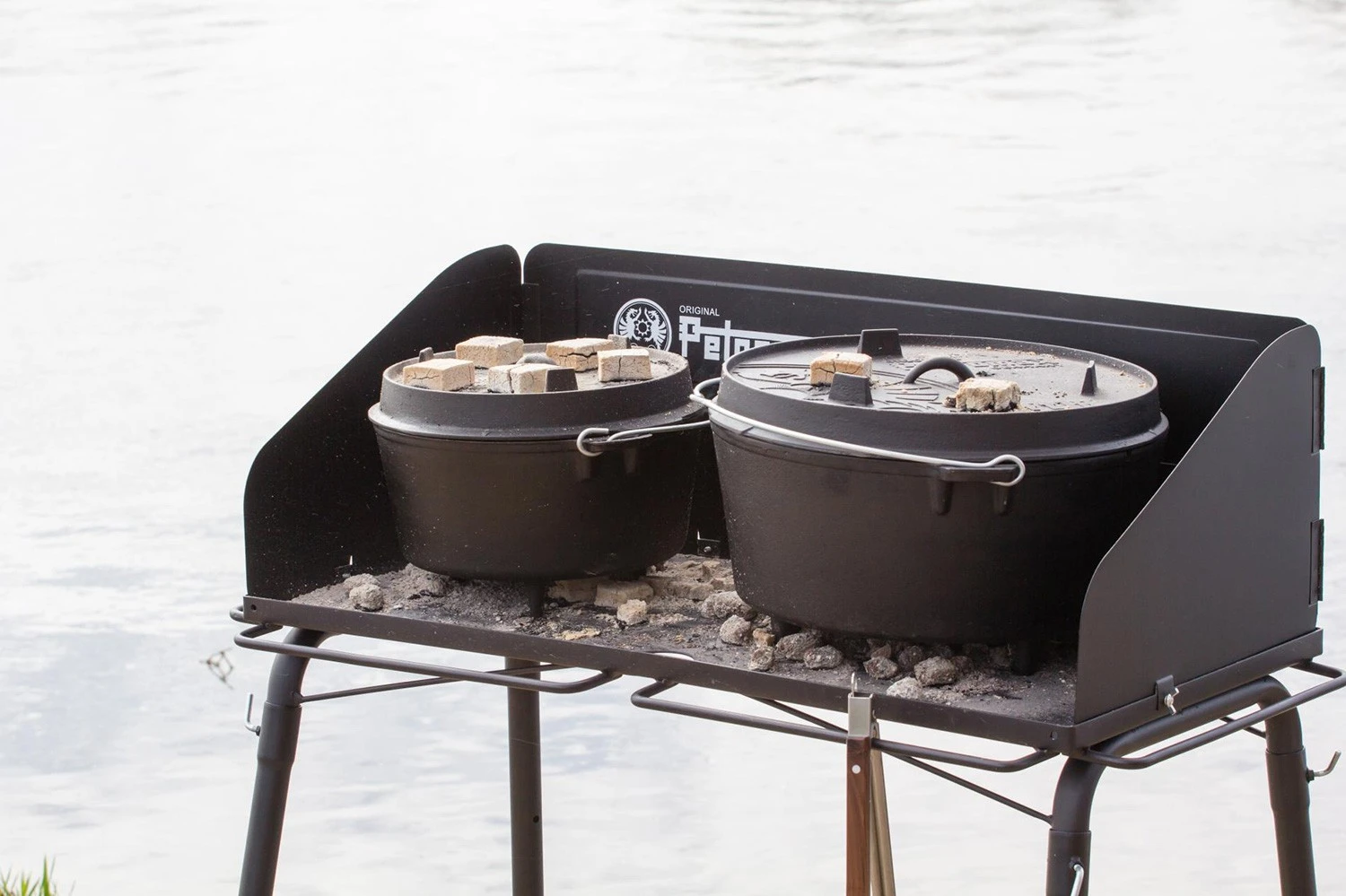 Petromax Feuertopf Tisch Fe90 (groß) 2 Petromax Feuertopf Tisch Fe90 (groß) – Bild 2